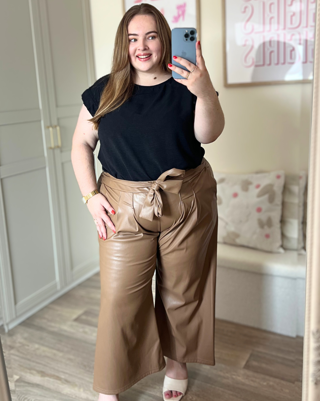 Pantalon large en similicuir marron